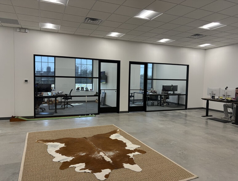 451 University Dr, Fort Worth, TX à louer - Photo intérieure - Image 3 de 3