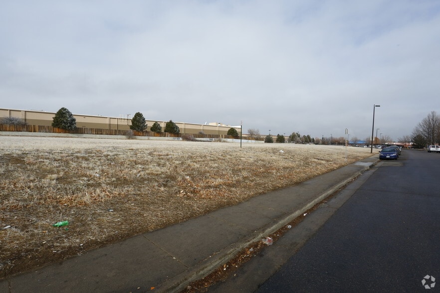 880 S Blackhawk St, Aurora, CO for lease - Primary Photo - Image 1 of 2