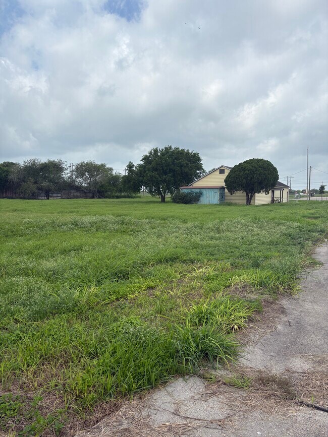 More details for 1814 Lodge Ln, Corpus Christi, TX - Specialty for Sale