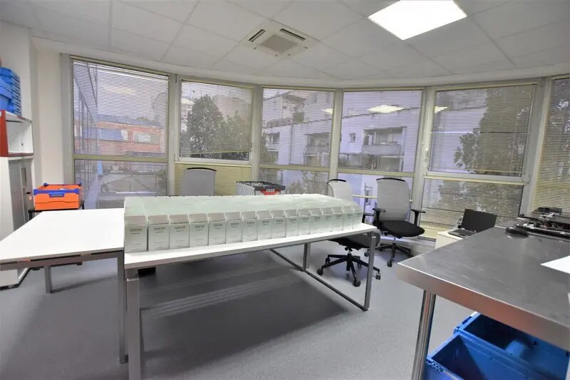 Flex dans Paris à louer - Photo du bâtiment - Image 2 de 8