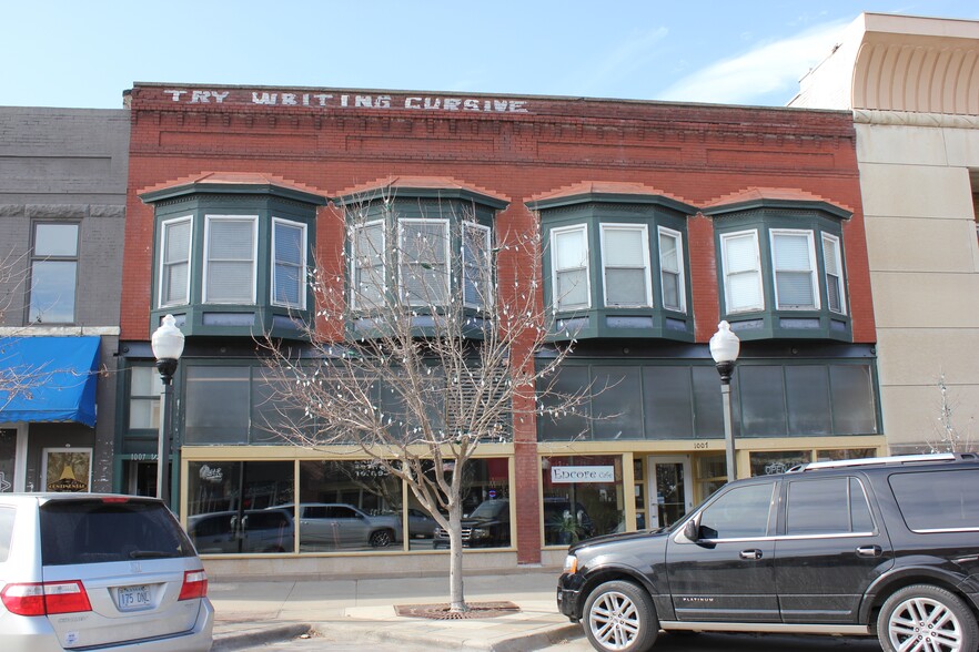 1005-1007 Massachusetts St, Lawrence, KS for sale - Building Photo - Image 1 of 1