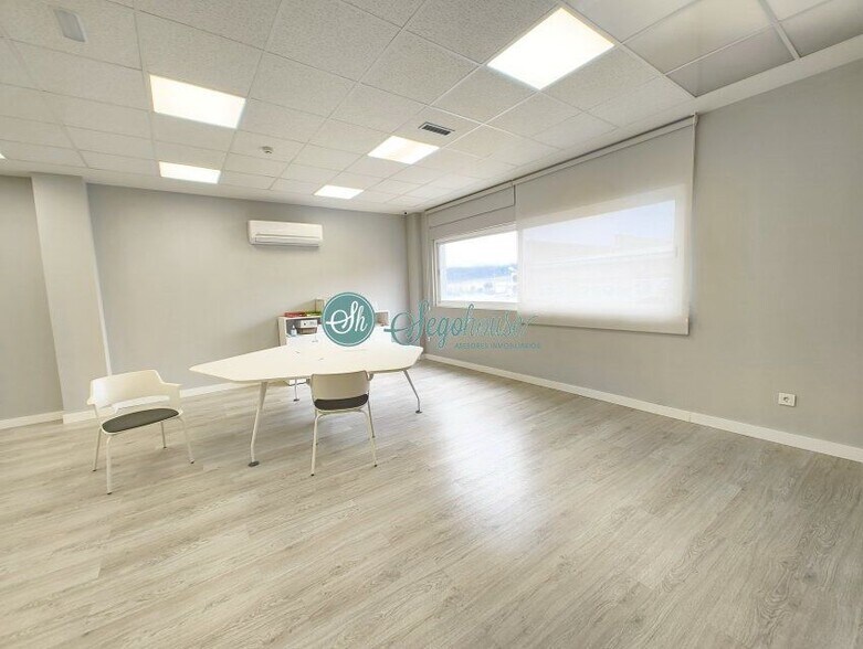 Office in Segovia, Segovia for lease - Interior Photo - Image 3 of 6