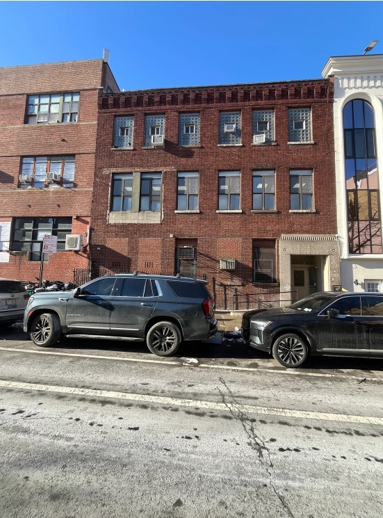 68 Franklin Ave, Brooklyn, NY for lease Building Photo- Image 1 of 13