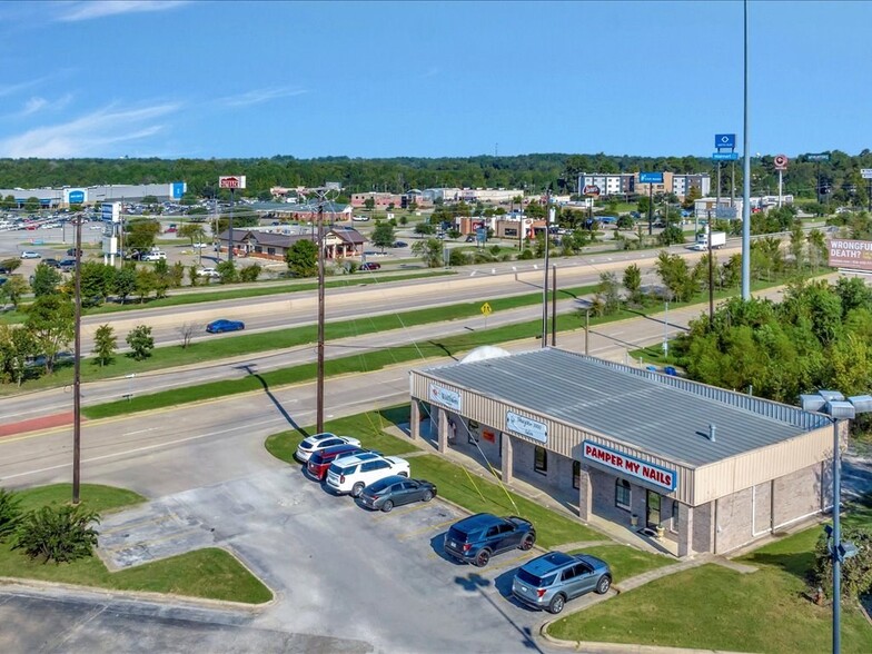 2213 S 1st St, Lufkin, TX for sale - Building Photo - Image 1 of 33