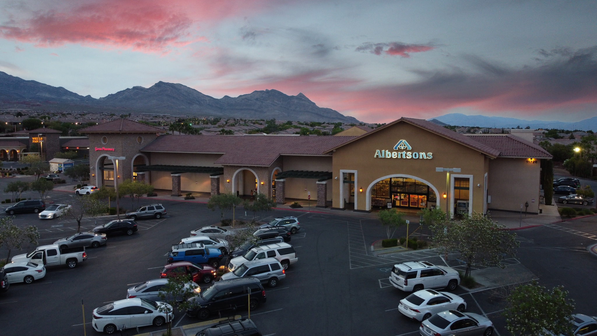 W Charleston Blvd, Las Vegas, NV for lease Primary Photo- Image 1 of 9