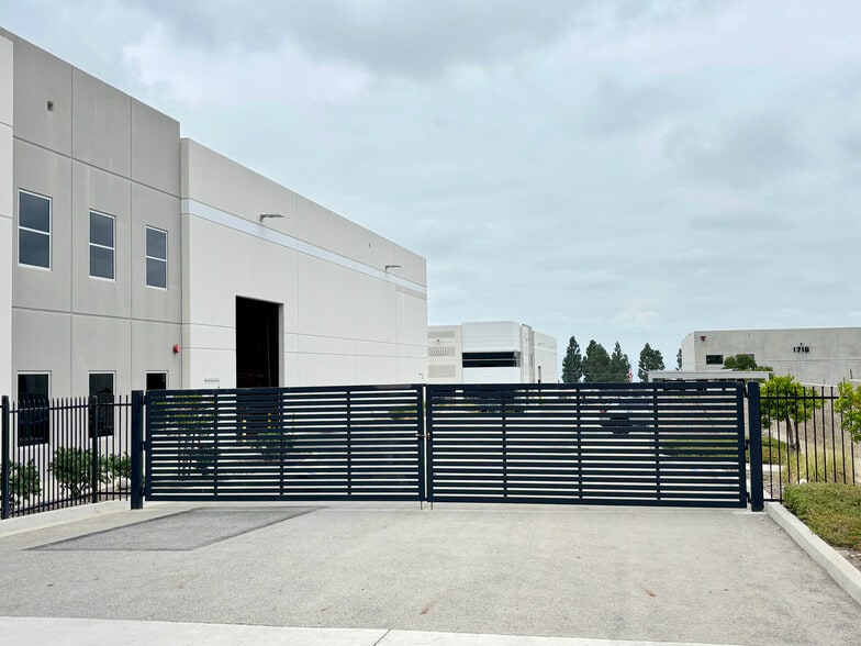 1704 W 11th St, Upland, CA for lease - Building Photo - Image 2 of 4