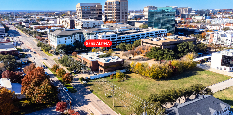 5353 Alpha Rd, Dallas, TX à louer - Photo du bâtiment - Image 1 de 3