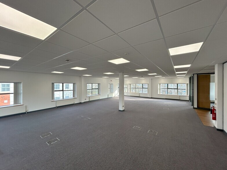 64-66 Macrae Rd, Bristol for lease - Building Photo - Image 3 of 5