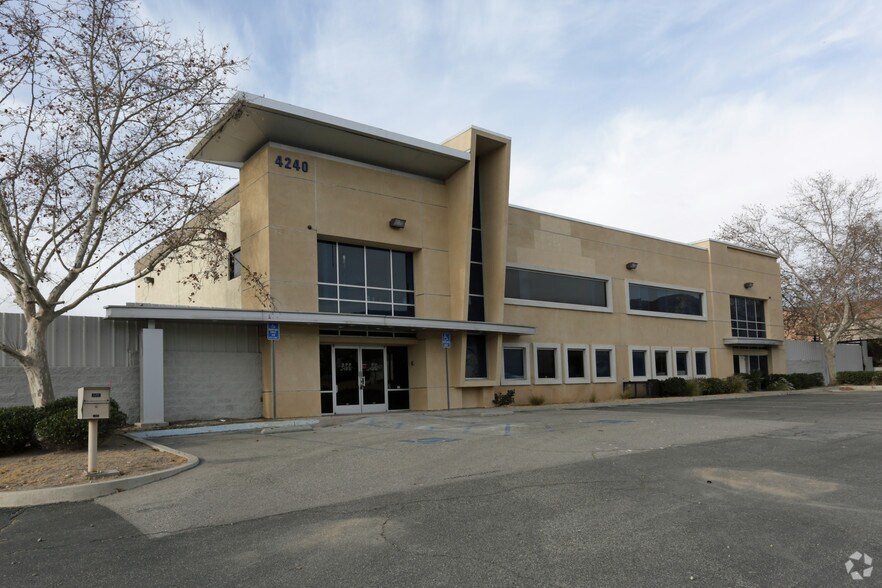 4240 Hallmark Pky, San Bernardino, CA à vendre - Photo principale - Image 3 de 22