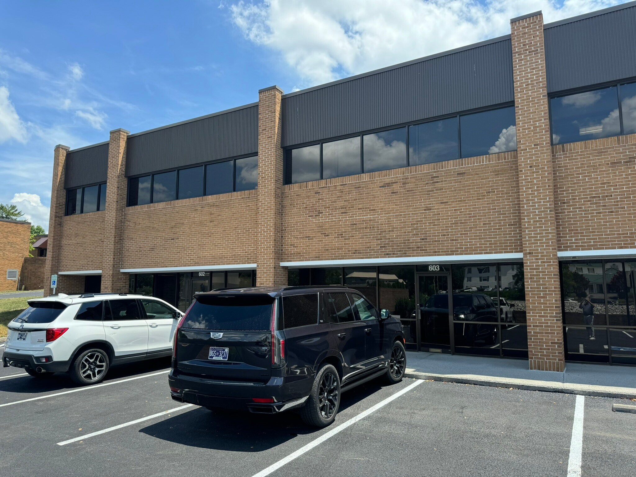 9051 Executive Park Dr, Knoxville, TN à louer Photo du bâtiment- Image 1 de 75