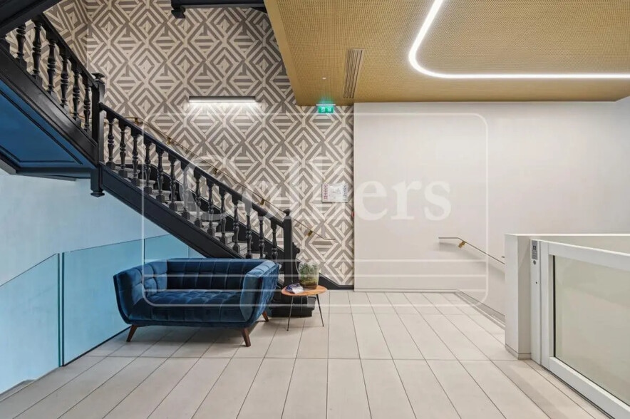 60 Rue Jouffroy D'Abbans, Paris à louer - Photo du bâtiment - Image 3 de 18