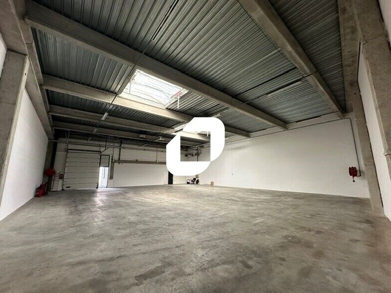 Flex dans Le Bourget à louer - Photo du bâtiment - Image 3 de 20