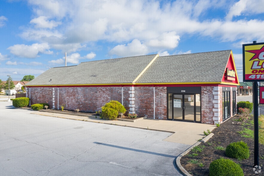 1027 N Main St, Bowling Green, OH for lease - Building Photo - Image 2 of 8