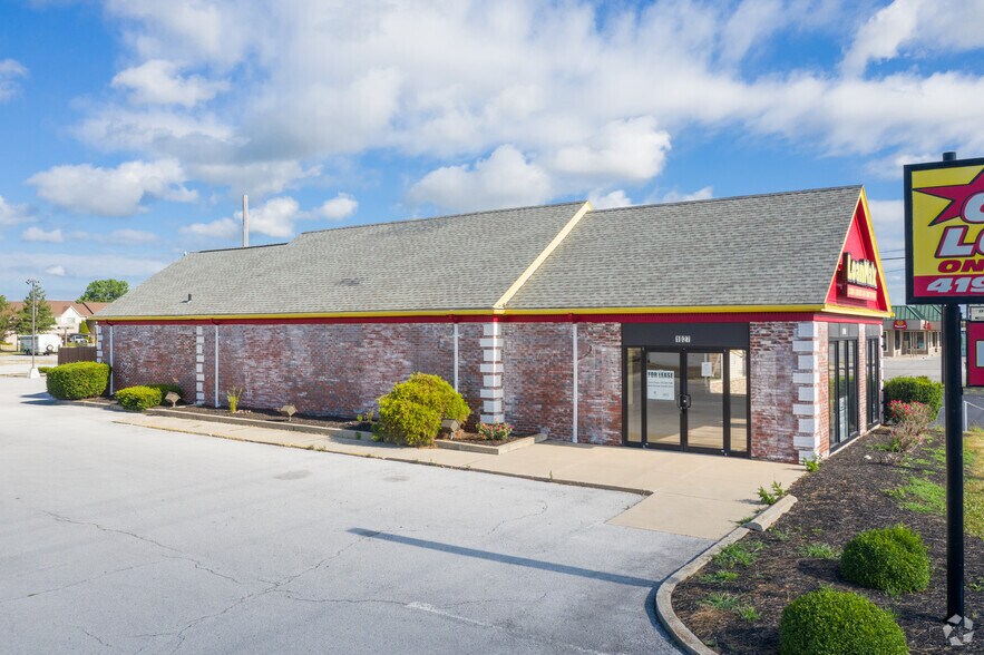 1027 N Main St, Bowling Green, OH à louer - Photo du bâtiment - Image 2 de 8