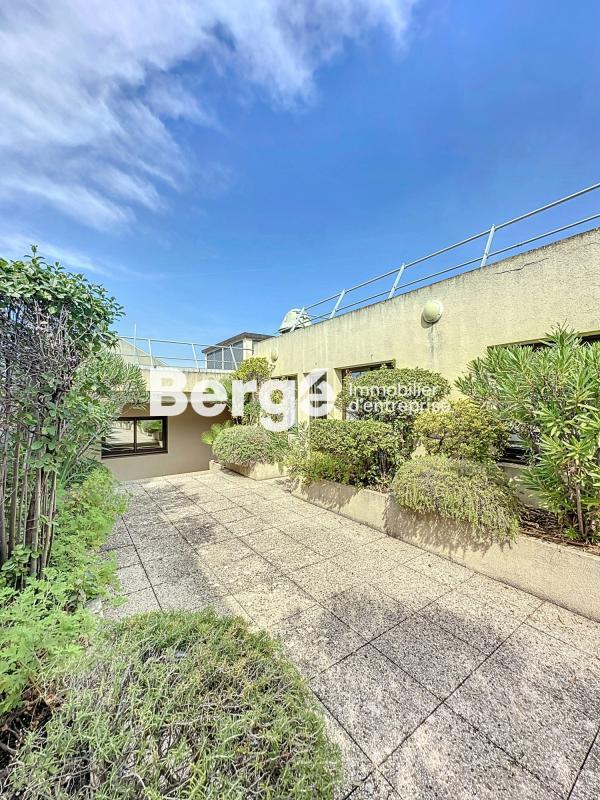 Office in Mougins for sale Building Photo- Image 1 of 4