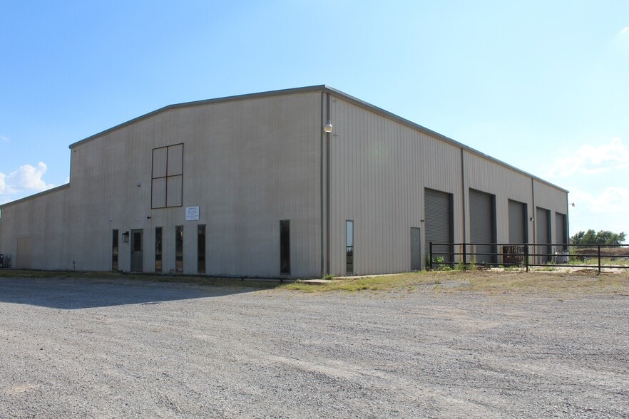507 48th St, Woodward, OK à vendre - Photo du bâtiment - Image 2 de 33