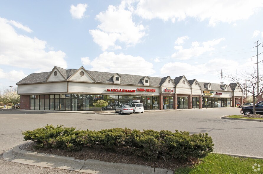35101-36175 E Michigan Ave, Wayne, MI à louer - Photo du bâtiment - Image 1 de 2