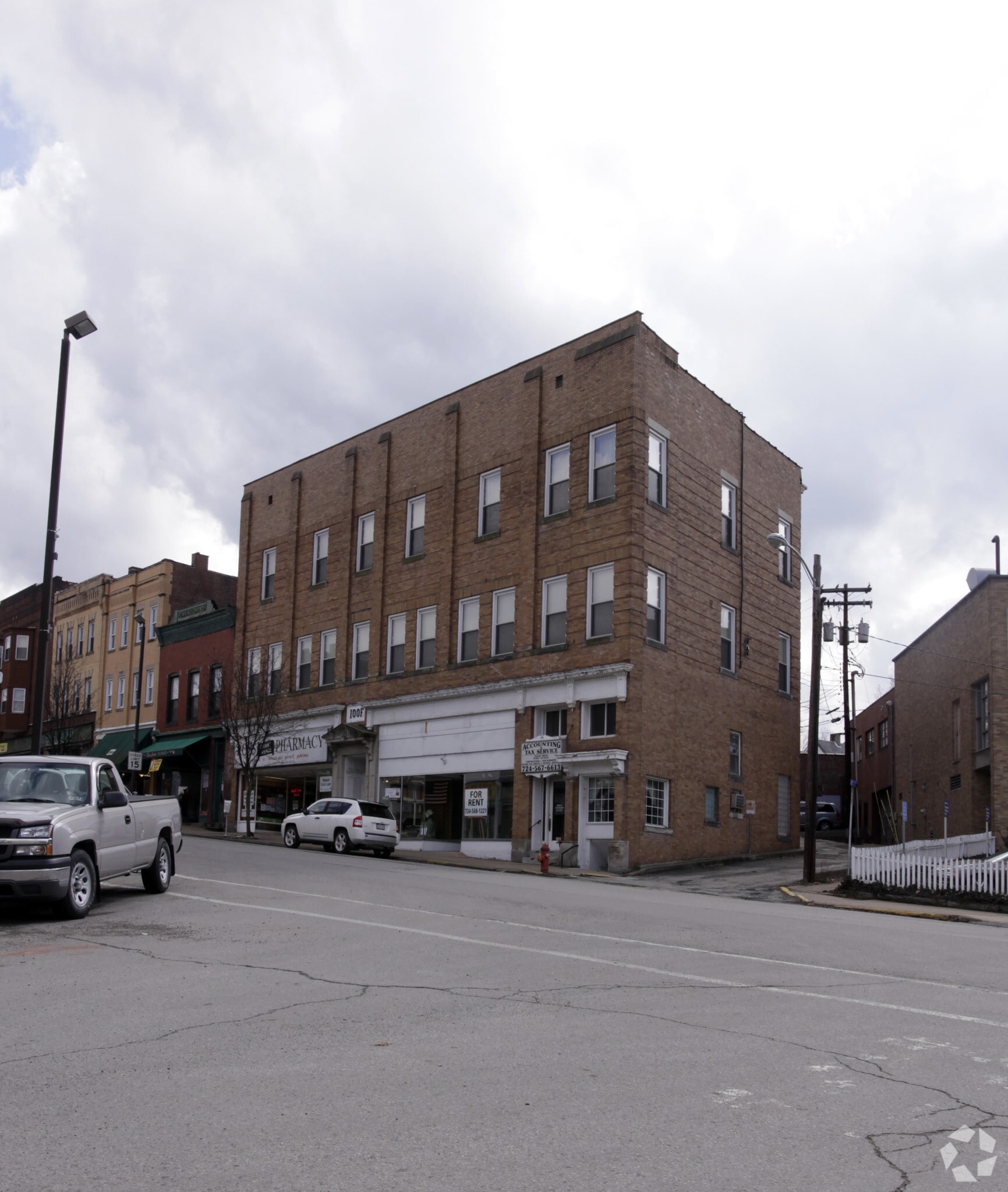 108-110 Grant Ave, Vandergrift, PA for sale Primary Photo- Image 1 of 3