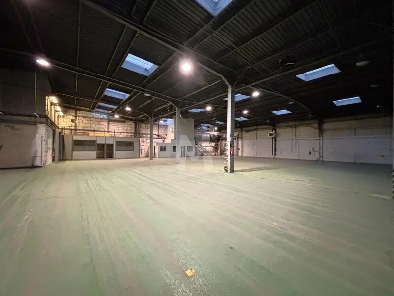 Flex in Palaiseau for lease Building Photo- Image 1 of 8