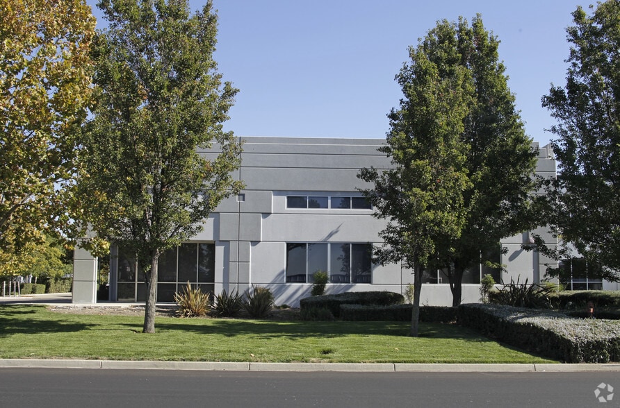 1813 Rutan Dr, Livermore, CA à vendre - Photo du bâtiment - Image 2 de 8