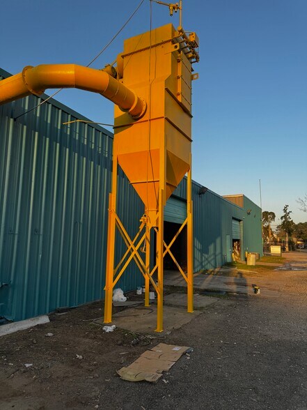 1721 Oak Tree Dr, Houston, TX à louer - Photo du bâtiment - Image 3 de 3