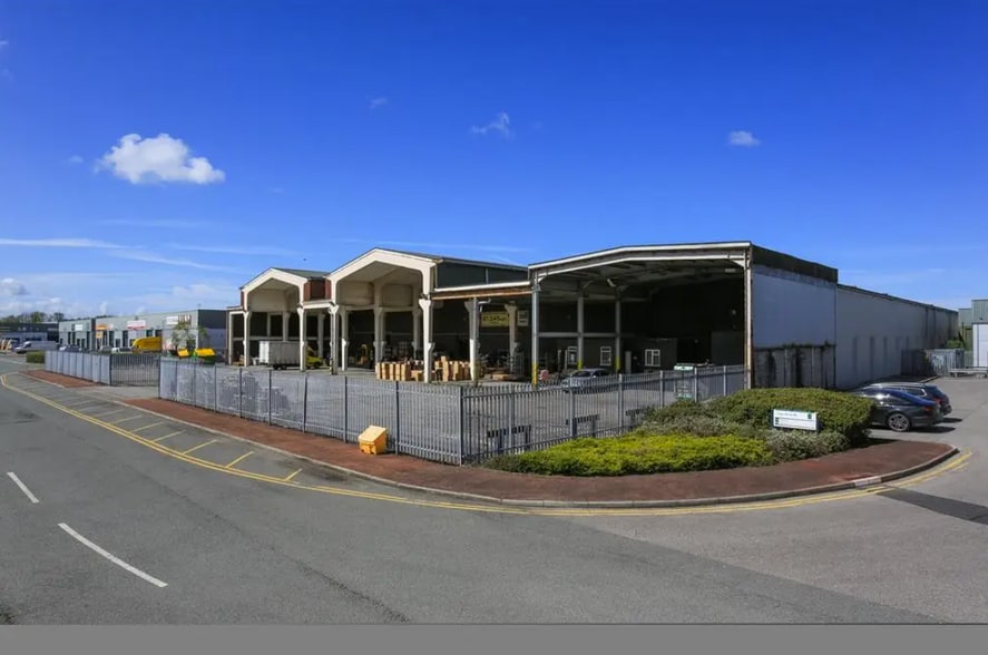 Aintree, Liverpool for lease - Building Photo - Image 3 of 6