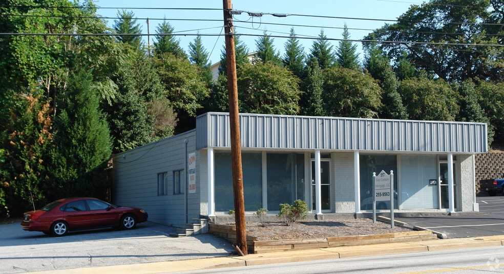 517 Laurens Rd, Greenville, SC à vendre - Photo du bâtiment - Image 2 de 3