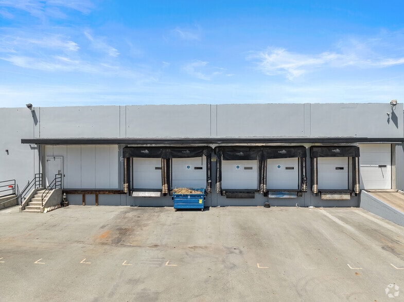 2051 E Miner Ave, Stockton, CA for lease - Building Photo - Image 3 of 6