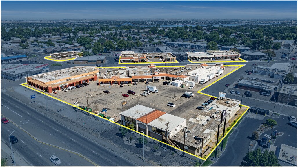 Kennewick Village portefeuille de 7 propriétés à vendre sur LoopNet.ca Photo du bâtiment- Image 1 de 6