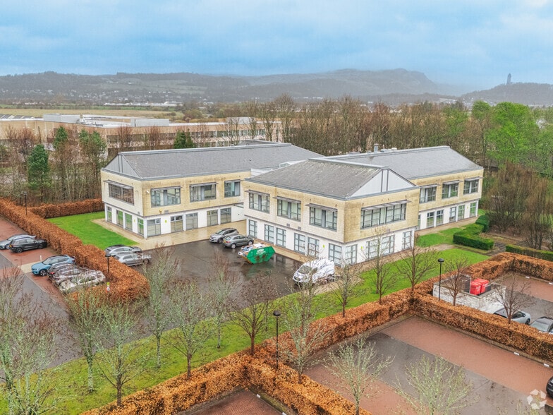 Greenwell Rd, Stirling for lease - Primary Photo - Image 1 of 2