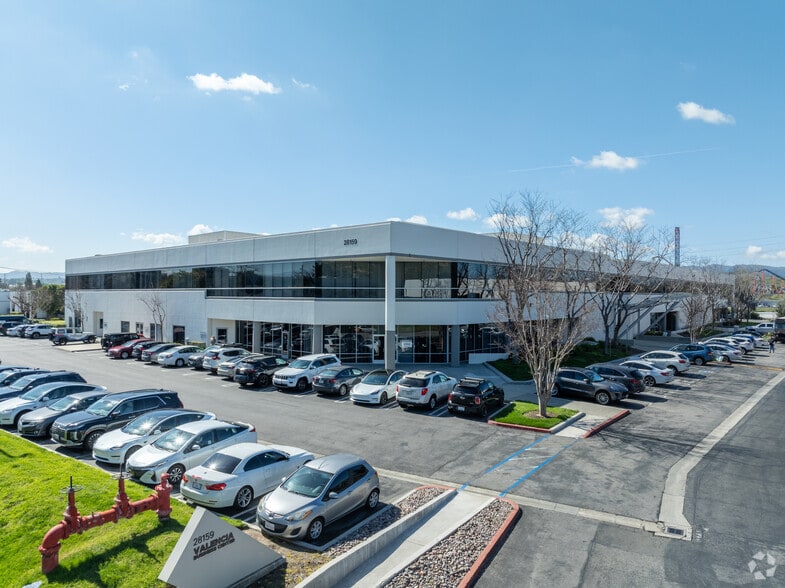 28159 Avenue Stanford, Valencia, CA for lease - Building Photo - Image 2 of 9