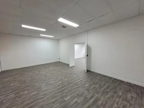 8 Allée Du Closeau, Noisy-le-Grand for lease Interior Photo- Image 2 of 5