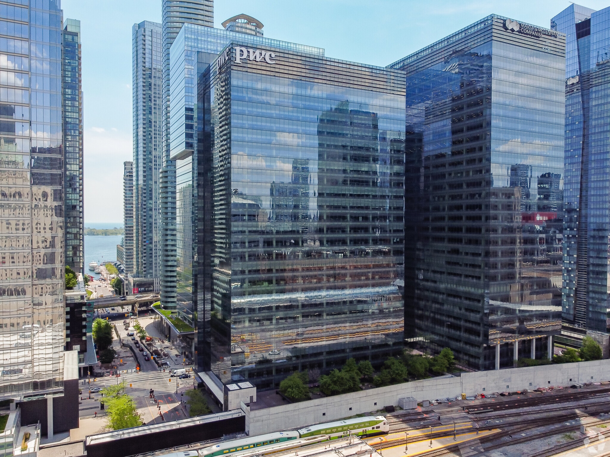 18 York St, Toronto, ON for lease Building Photo- Image 1 of 8