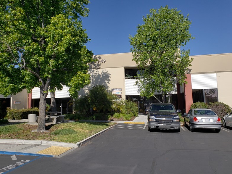 8943-8951 Complex Dr, San Diego, CA à vendre - Photo du bâtiment - Image 3 de 4