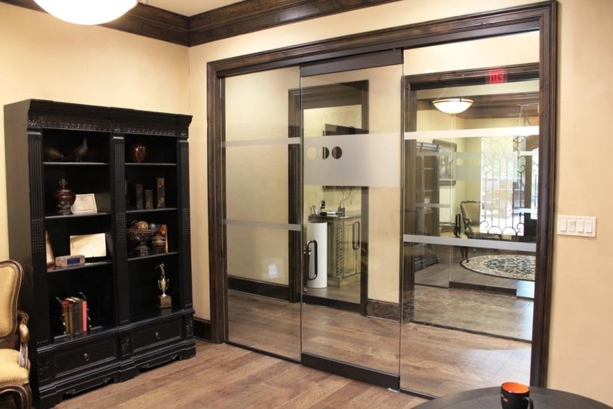 2367 Oak Alley, Tyler, TX for lease - Interior Photo - Image 3 of 4