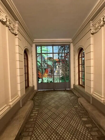 199 Bis Boulevard Saint-Germain, Paris à vendre - Photo du bâtiment - Image 2 de 9