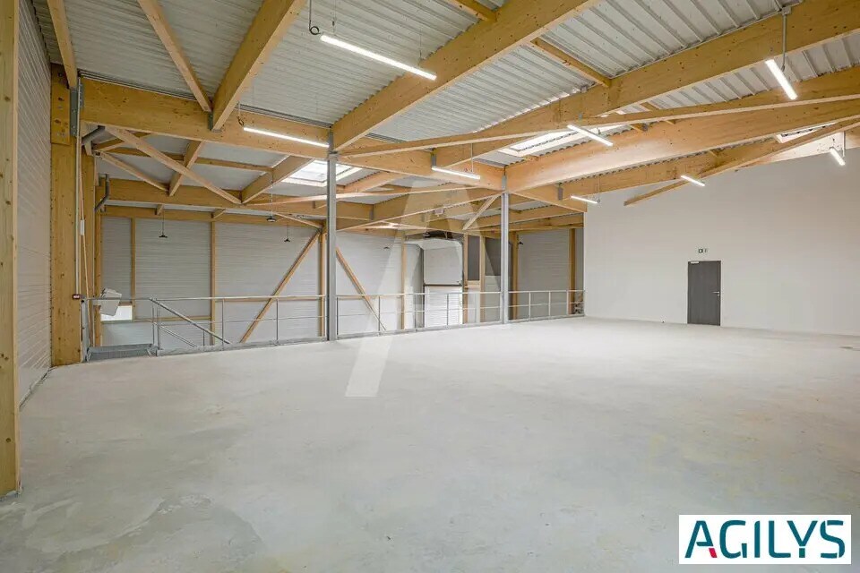 Flex in Chanteloup-en-Brie for lease Building Photo- Image 1 of 6