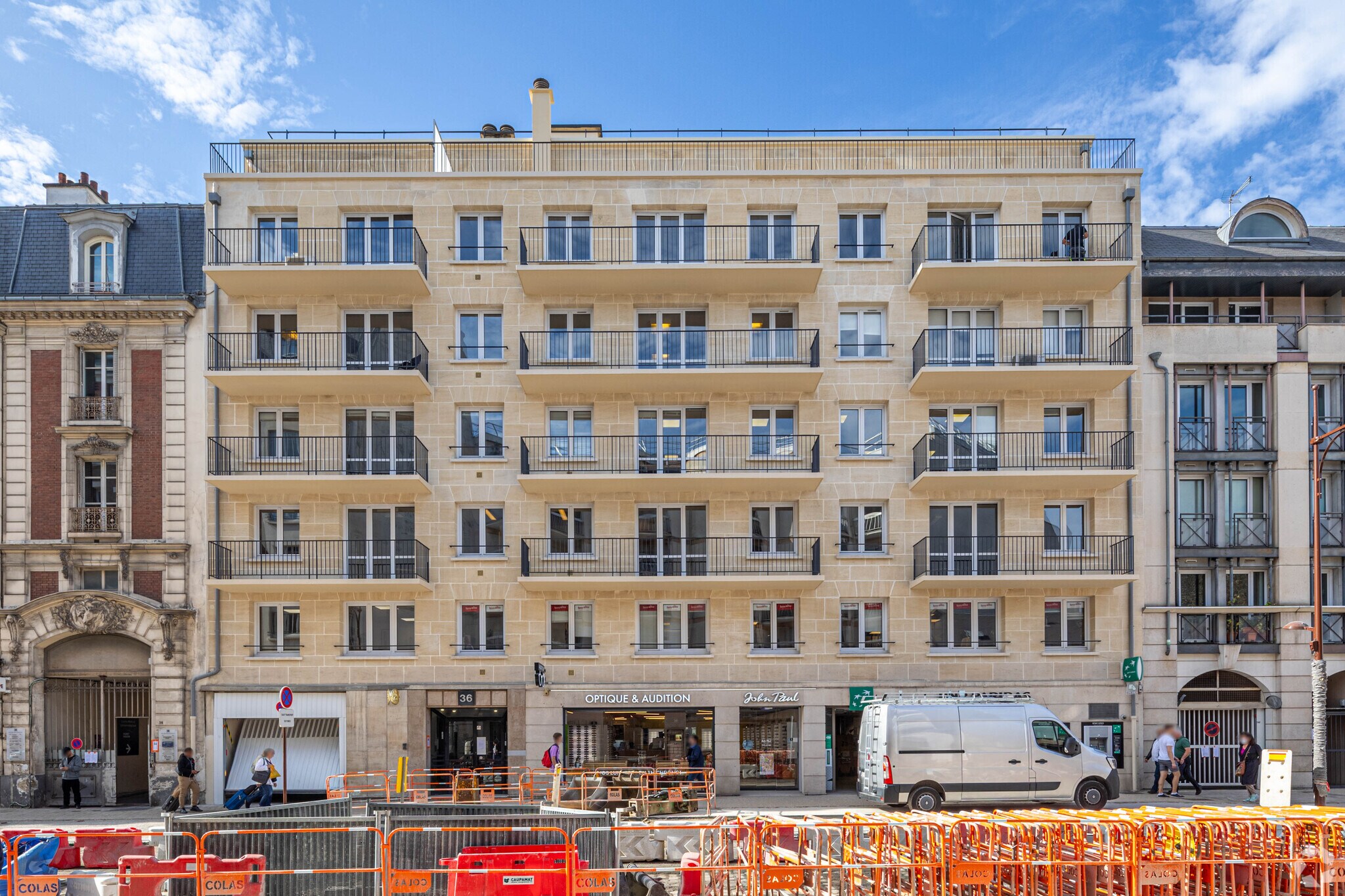 Bureau dans Versailles à louer Photo principale- Image 1 de 3
