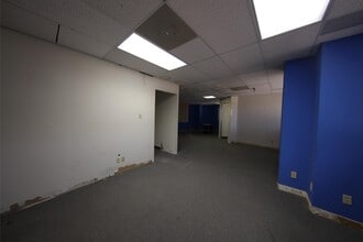 9800 N Lamar Blvd, Austin, TX for lease Interior Photo- Image 2 of 8