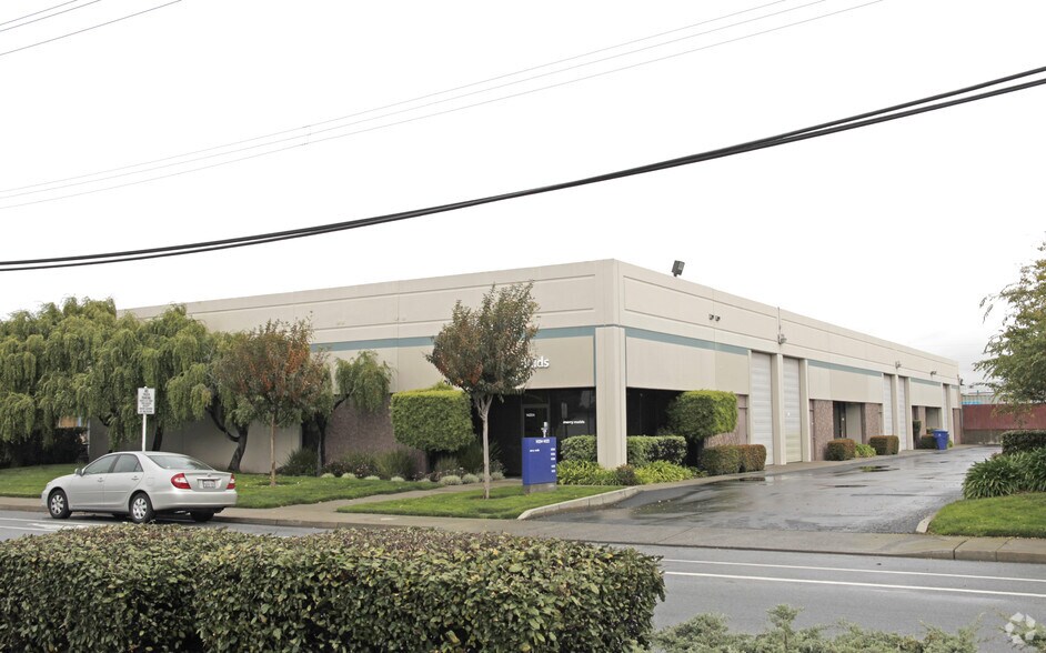 14204-14212 Doolittle Dr, San Leandro, CA à louer - Photo du bâtiment - Image 3 de 5