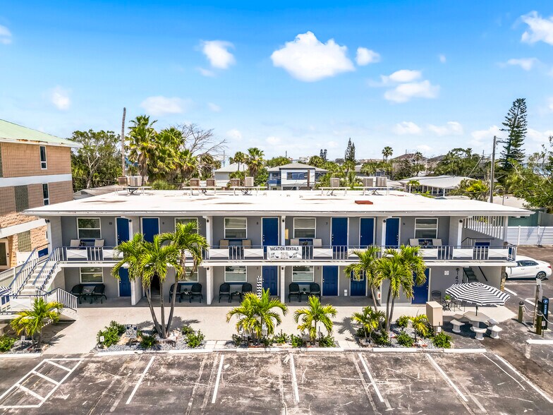 14231 Gulf Blvd, Madeira Beach, FL à vendre - Photo du bâtiment - Image 2 de 12