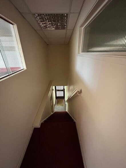 Novers Hl, Bristol à louer - Photo du bâtiment - Image 2 de 17