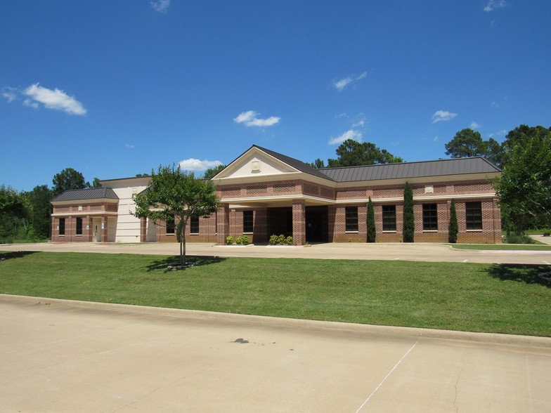 200 Renaissance Way, Crockett, TX for sale - Building Photo - Image 1 of 32