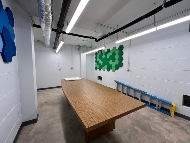 102 N Munger St, Pasadena, TX for lease - Building Photo - Image 2 of 8