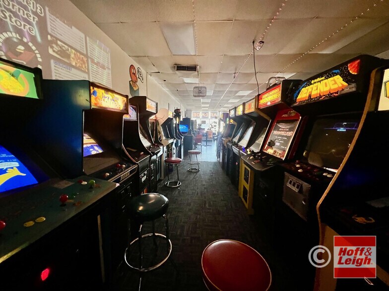 8410 W Colfax Ave, Lakewood, CO à louer - Photo du bâtiment - Image 3 de 8