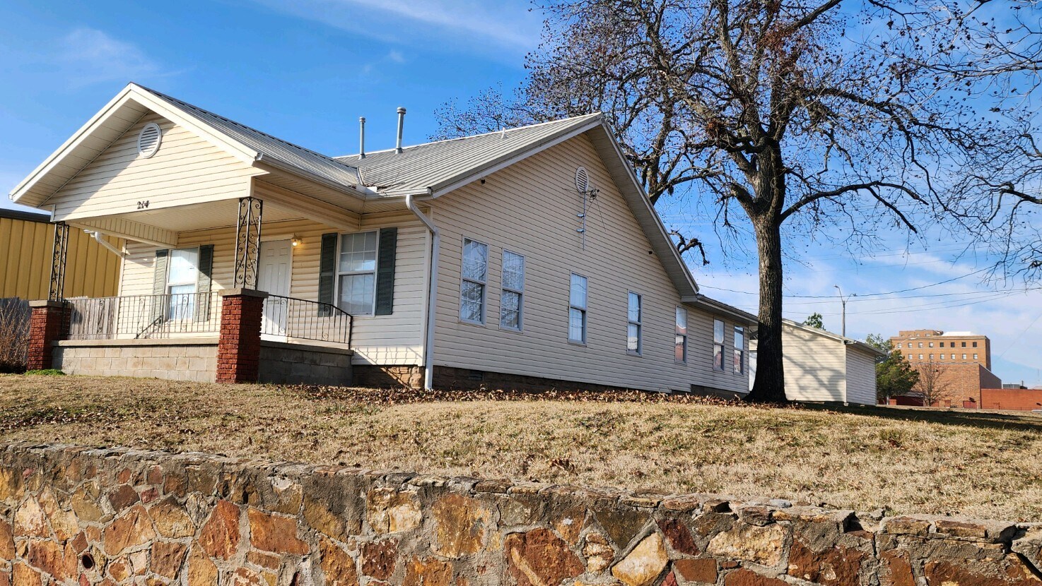 214 N Oklahoma Ave, Shawnee, OK à vendre Photo principale- Image 1 de 21