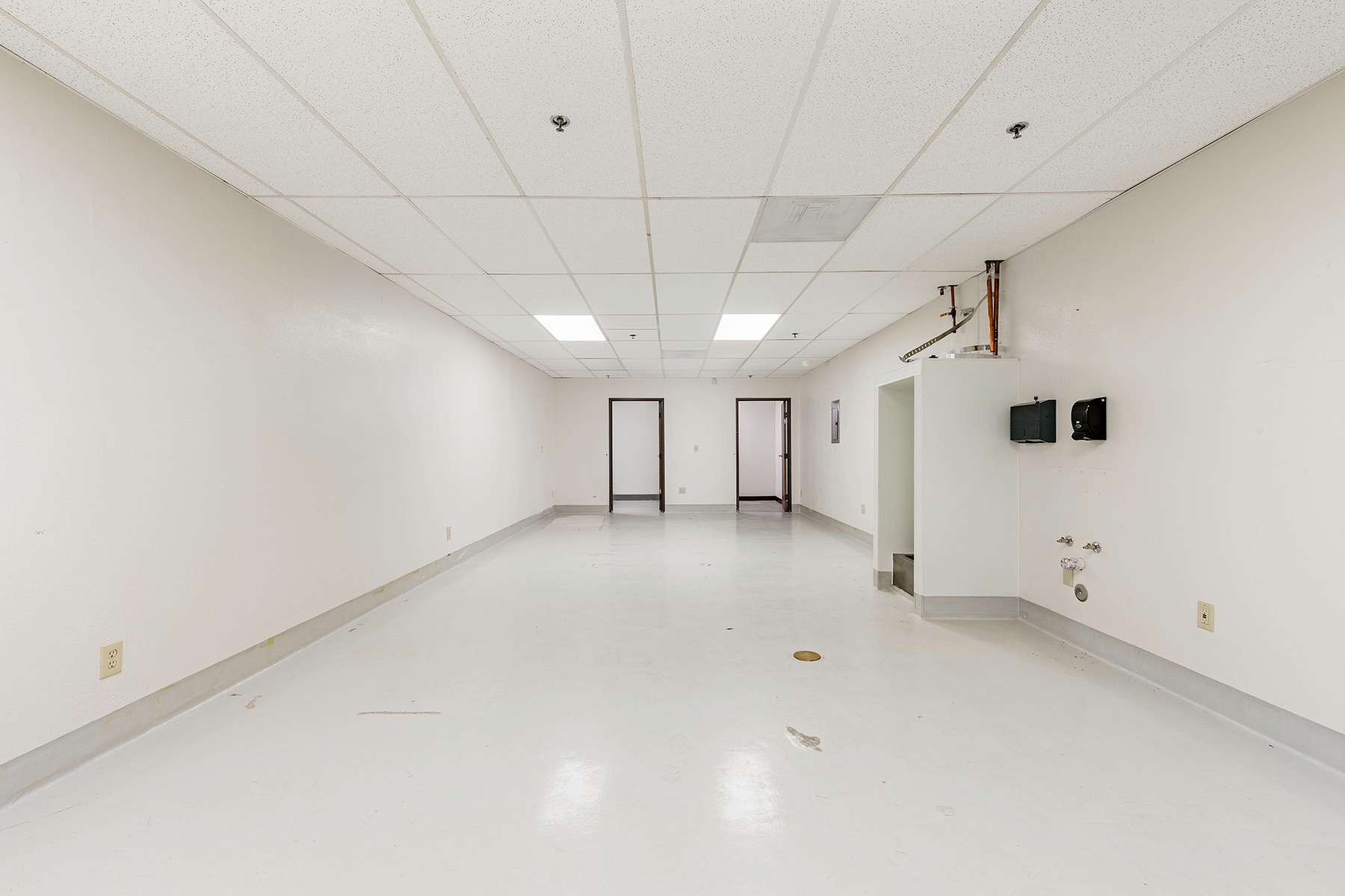 2338 E Anaheim St, Long Beach, CA for lease Interior Photo- Image 1 of 1