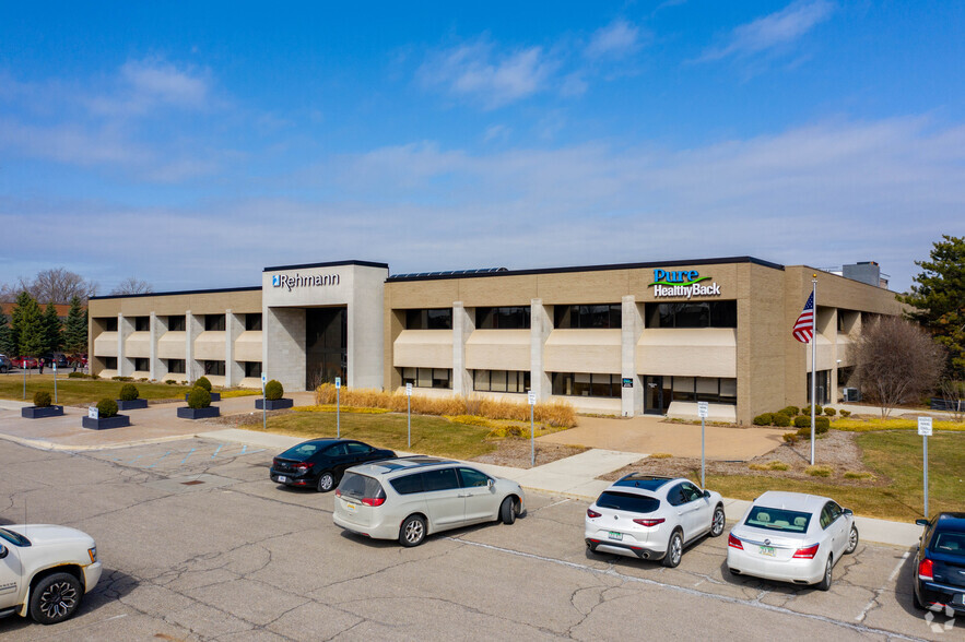 1500 W Big Beaver Rd, Troy, MI for lease - Building Photo - Image 1 of 5