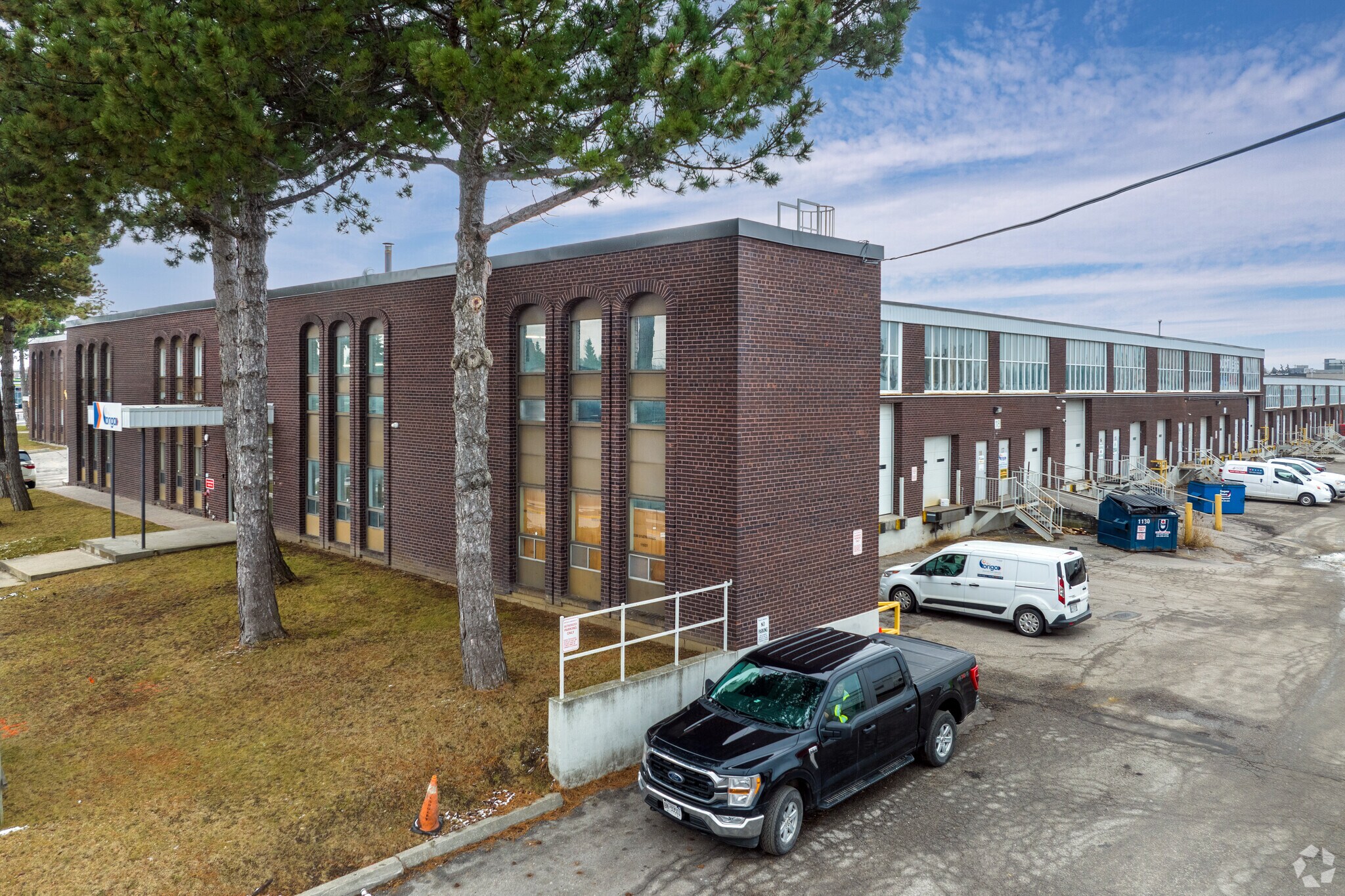 4480 Chesswood Dr, Toronto, ON à louer Photo du bâtiment- Image 1 de 5