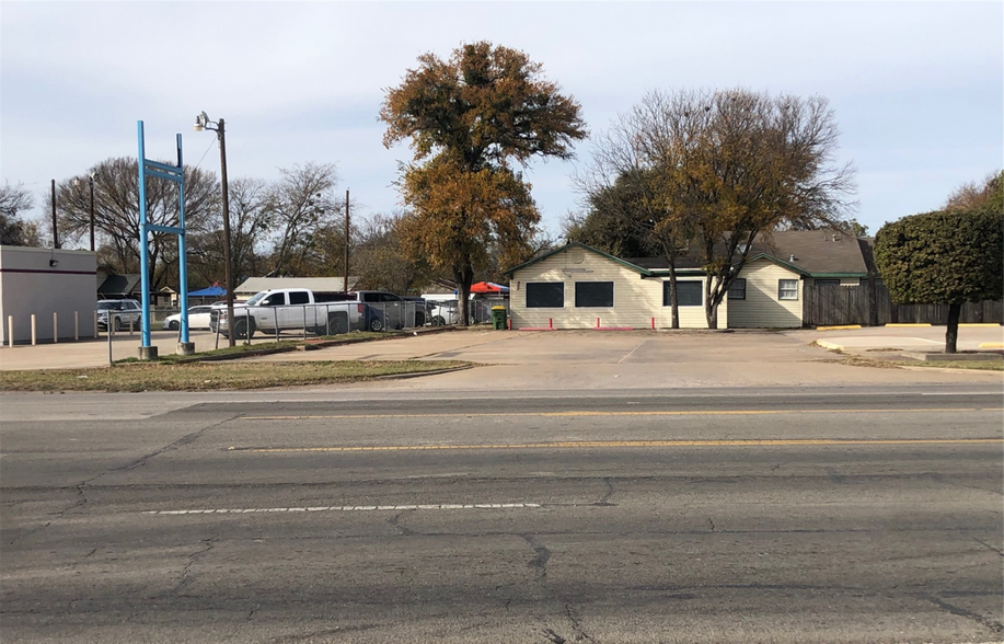 3608 Bellmead Dr, Waco, TX à louer - Photo du bâtiment - Image 1 de 1